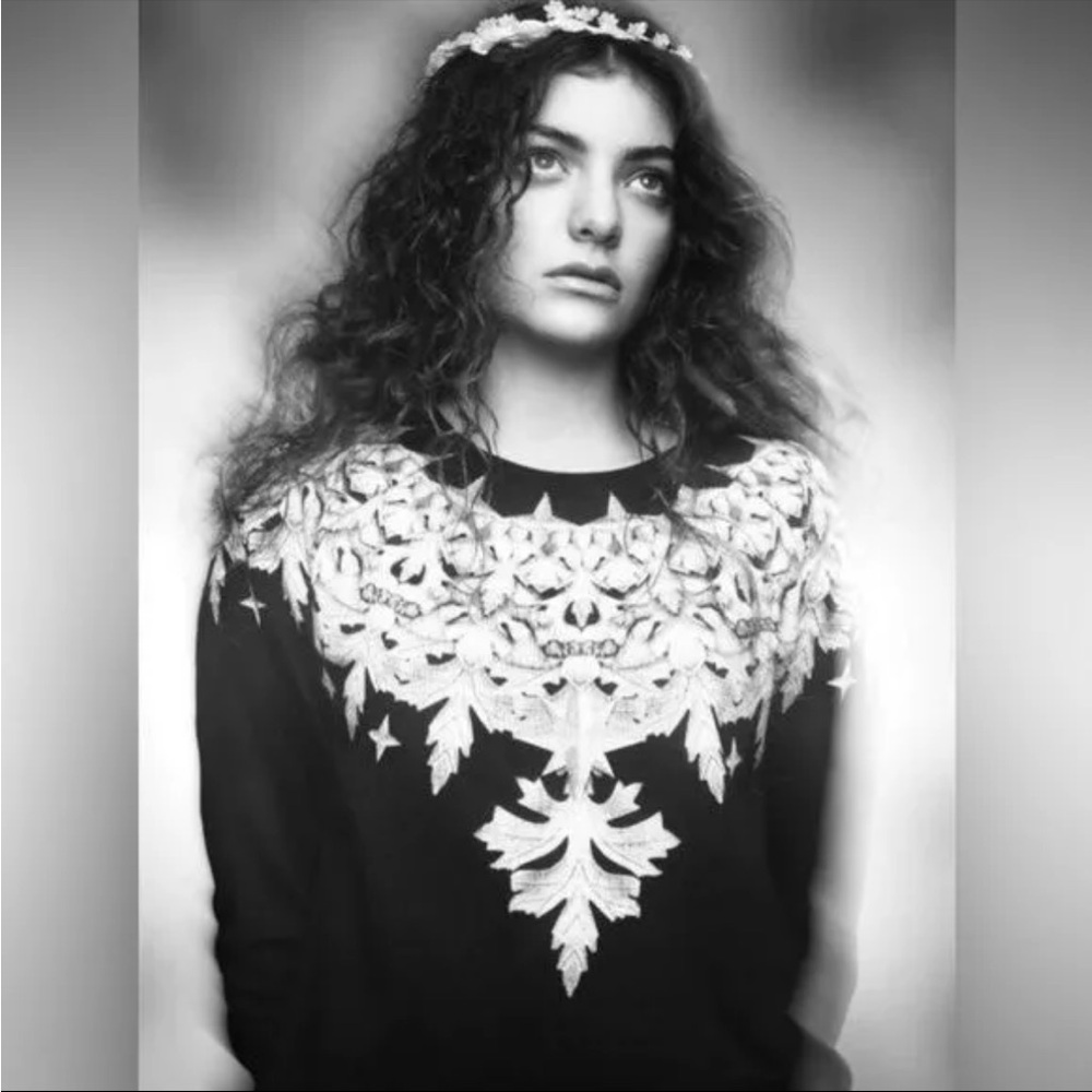 NWT KSUBI Cult Crest Skull Raglan Sweatshirt Black XS As Seen on Lorde Acubi
